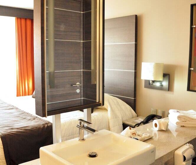 Люкс, Real Alameda De Queretaro