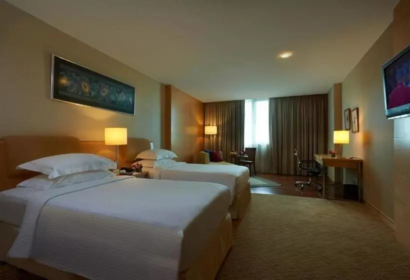 Deluxe-studio, Royale Chulan The Curve