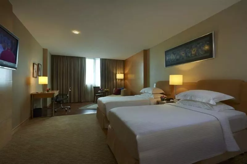 Deluxe-studio, Royale Chulan The Curve