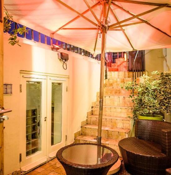 스탠다드 룸, Una