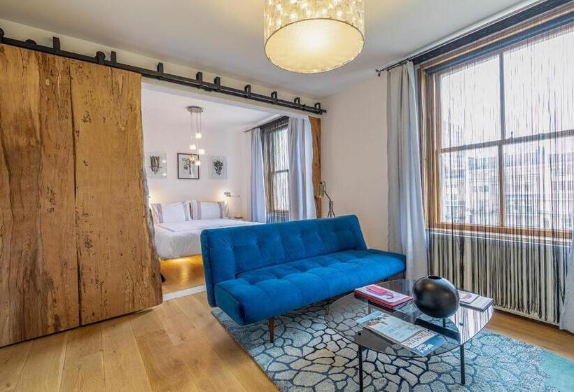 스위트 킹사이즈 침대, Una