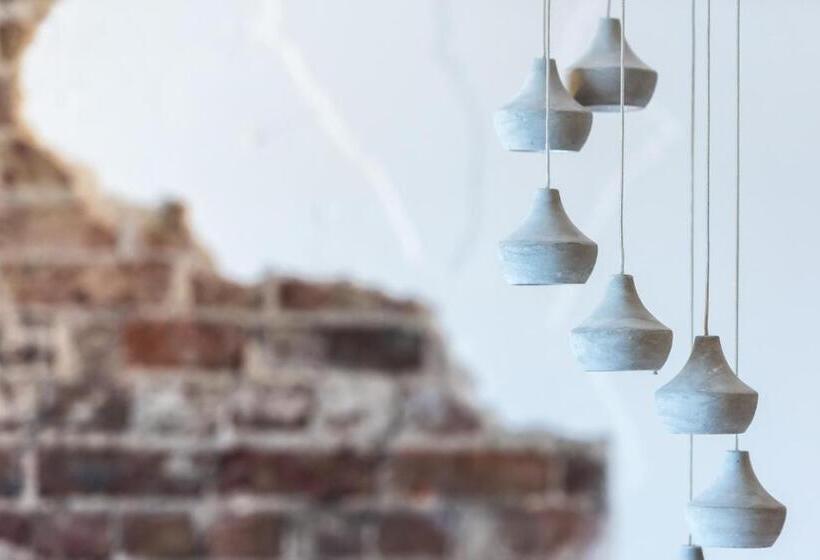 스위트 킹사이즈 침대, Una