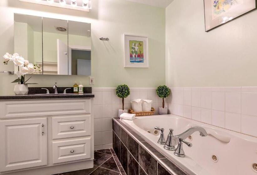 キングサイズベッドのスイートルーム, Wilburton Inn