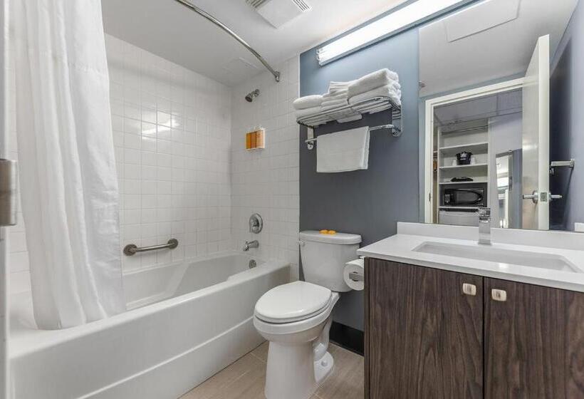 带2个双人床的标准工作室, Ywca Hotel Vancouver