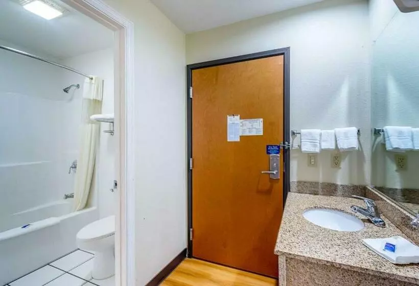 キングサイズベッドのスタンダードルーム, Motel 6urbana, Il