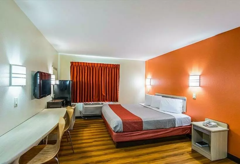 キングサイズベッドのスタンダードルーム, Motel 6urbana, Il
