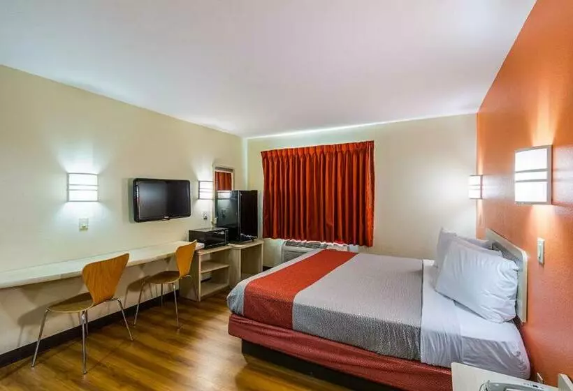 キングサイズベッドのスタンダードルーム, Motel 6urbana, Il