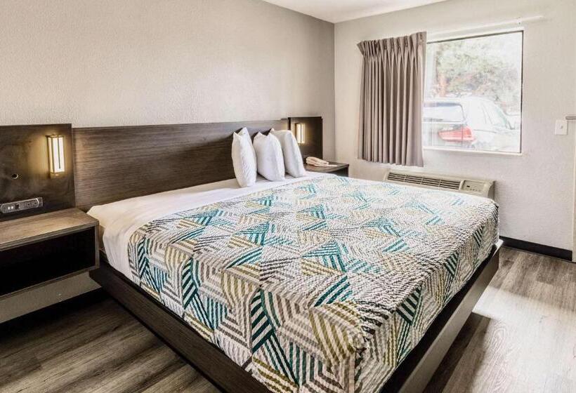 Номер Стандарт Кровать Кинг Адаптированный для Инвалидов, Motel 6carlsbad, Ca  East Near Legoland