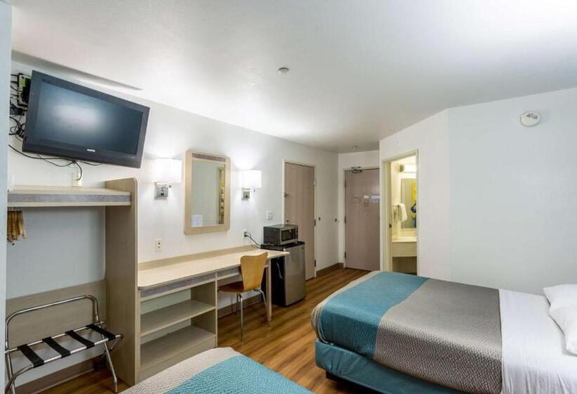 Четырехместный Номер Стандарт, Motel 6 Roswell, Nm