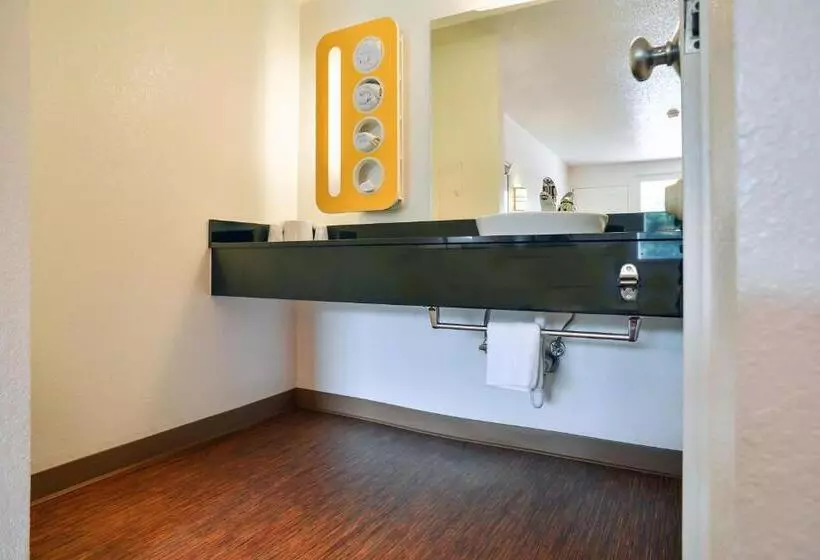 スタンダードルーム, Motel 6 Saint Joseph, Mo