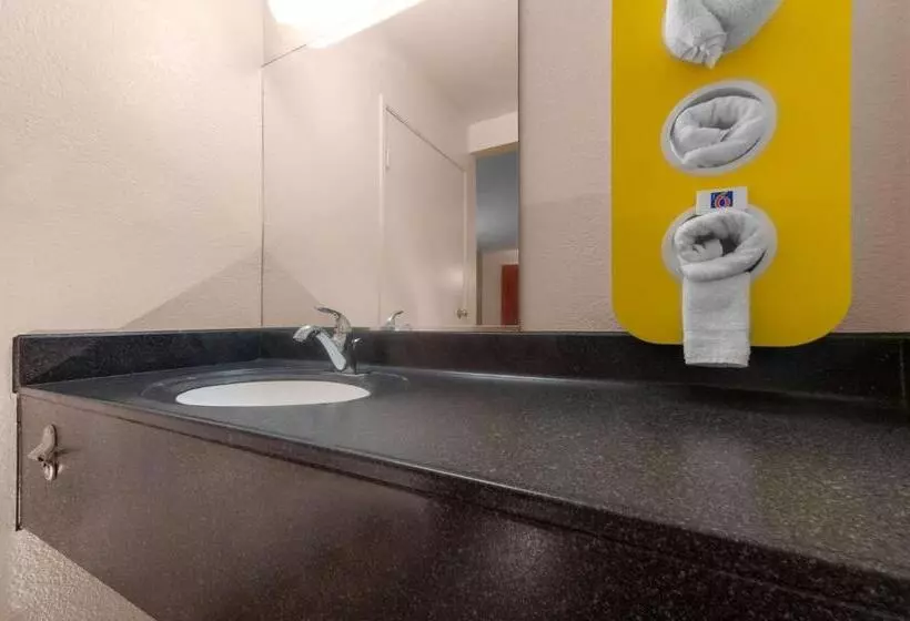 デラックスの４人部屋, Motel 6 Saint Joseph, Mo