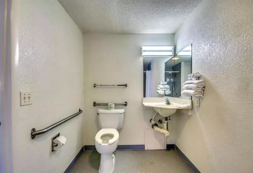 キングサイズベッドのスタンダードルーム, Motel 6 Saint Joseph, Mo