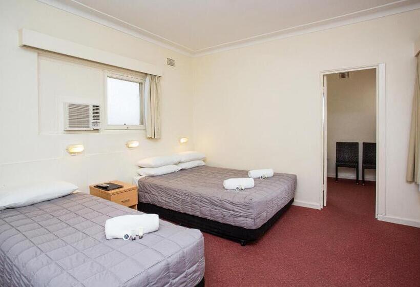 Семейный Номер, Cowra Motor Inn