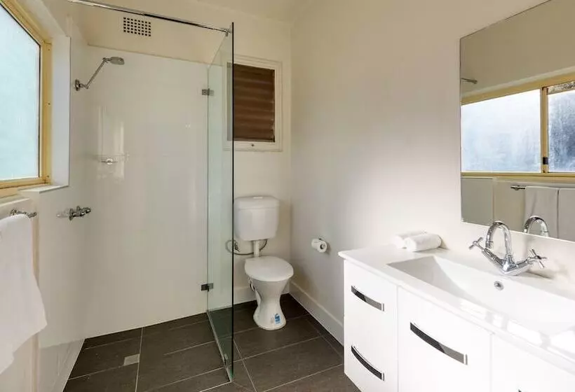 اتاق اکونومی, Cowra Motor Inn