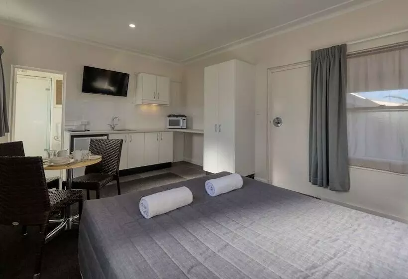 اتاق اکونومی, Cowra Motor Inn