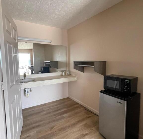 غرفة قياسية فردية لذوى الإحتياجات الخاصة, Garden Inn & Suites