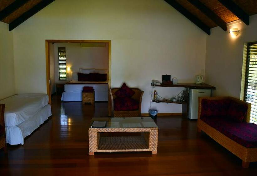 بانگلوی استاندارد, Tamanu Beach