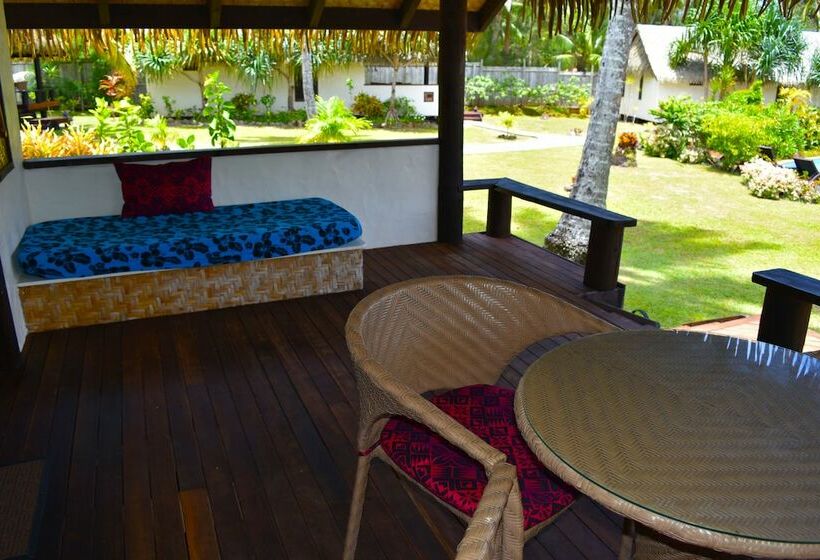 بانگلوی استاندارد, Tamanu Beach