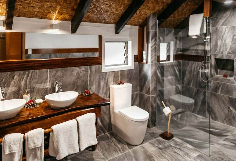 بانگلوی استاندارد, Tamanu Beach