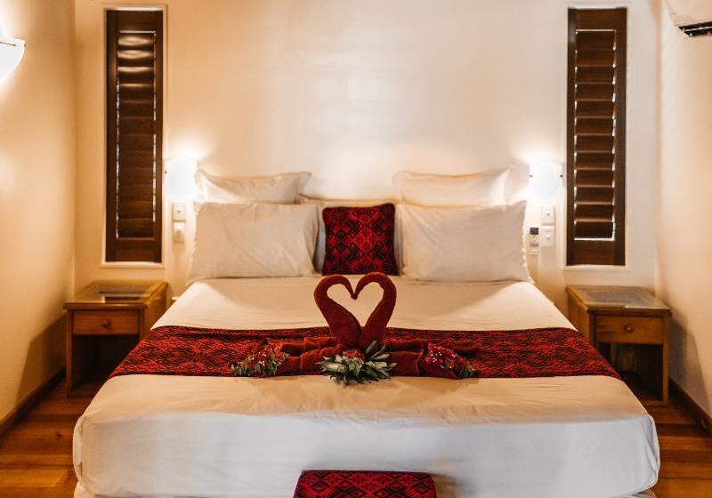 بانگلوی استاندارد, Tamanu Beach