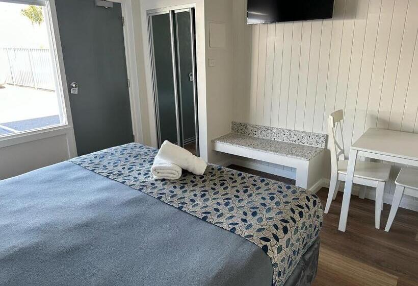 חדר אקונומי, Surf Beach Motel Newcastle