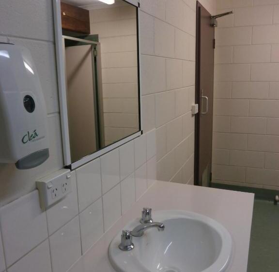 带共用浴室的标准房间, Launceston Backpackers