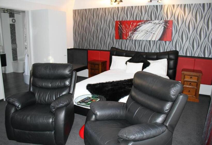 استودیوی استاندارد, Birchwood Manor