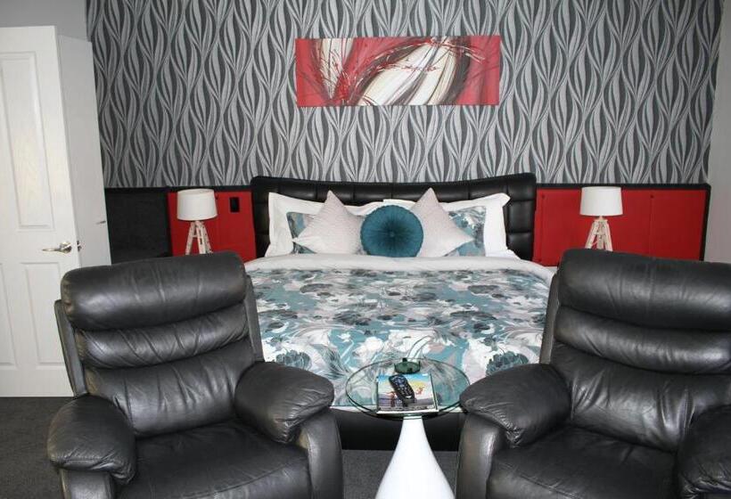 استودیوی استاندارد, Birchwood Manor