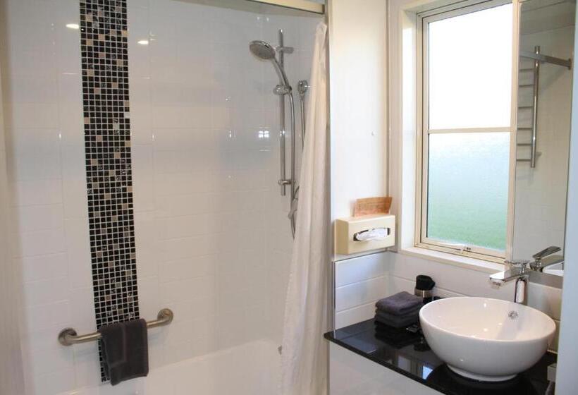 آپارتمان 2 خوابه, Birchwood Manor