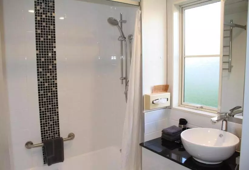 آپارتمان 2 خوابه, Birchwood Manor