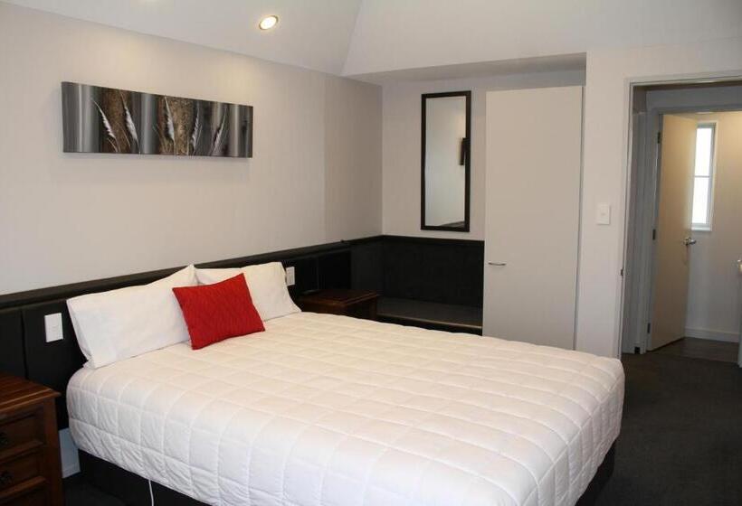 آپارتمان 1 خوابه, Birchwood Manor