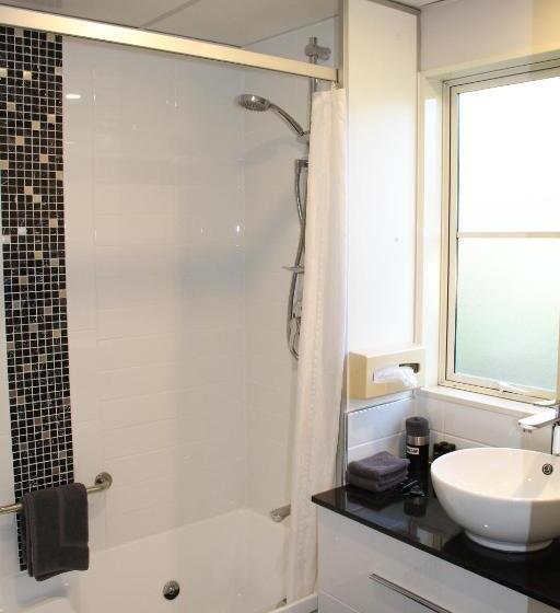 آپارتمان 1 خوابه, Birchwood Manor