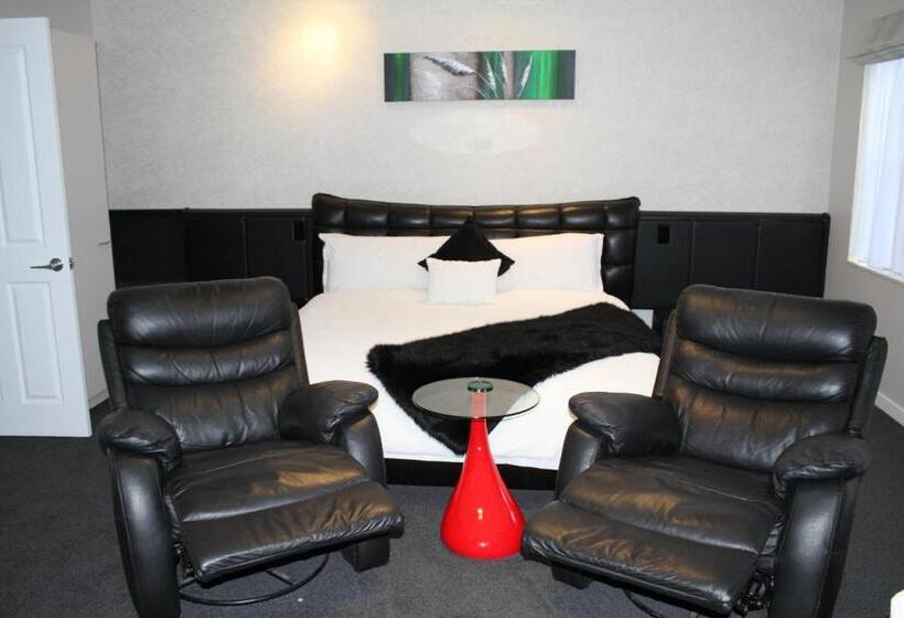 استودیوی استاندارد, Birchwood Manor