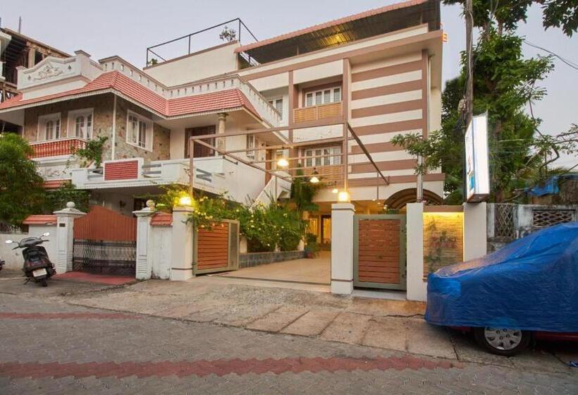 Quarto Estandar, Fort Abode