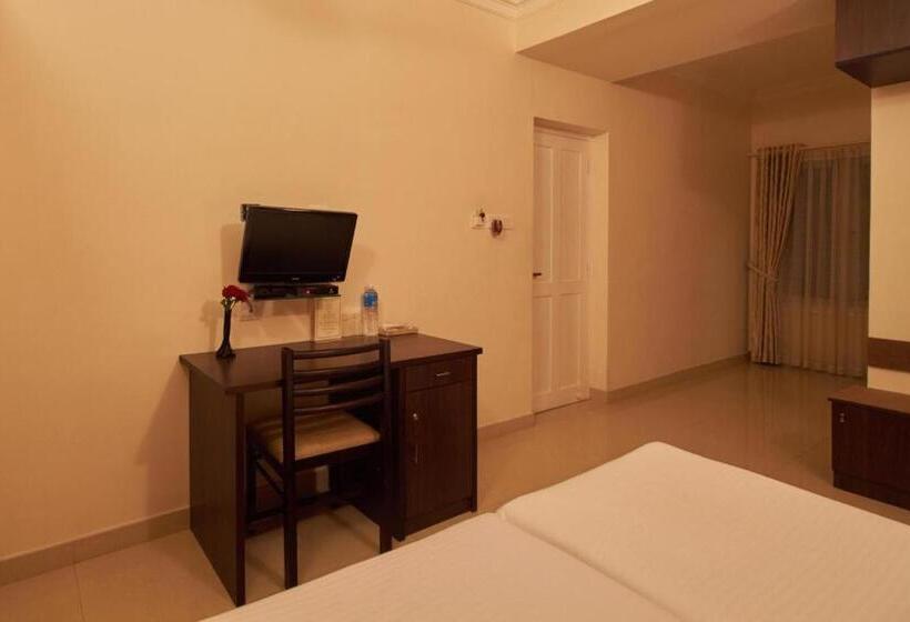 Quarto Familiar, Fort Abode