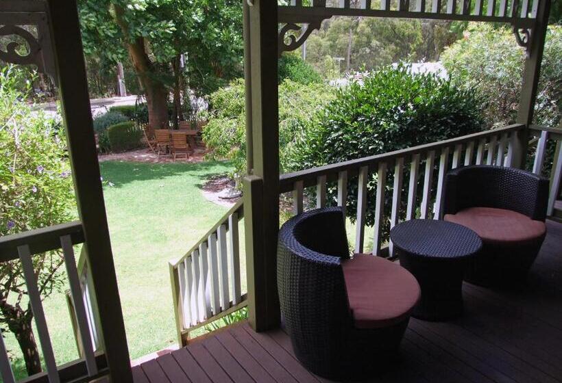 اتاق اجرایی, Adamsons Riverside Accommodation