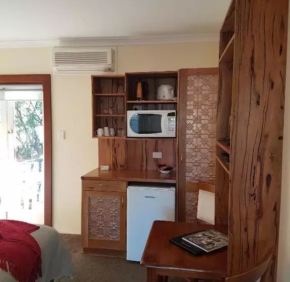 インサイドトリプルスタンダードルーム, Adamsons Riverside Accommodation