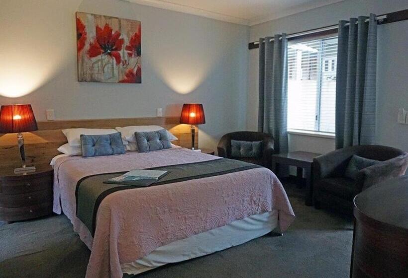 اتاق اجرایی, Adamsons Riverside Accommodation