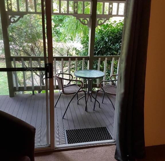 اتاق استاندارد با بالکن, Adamsons Riverside Accommodation