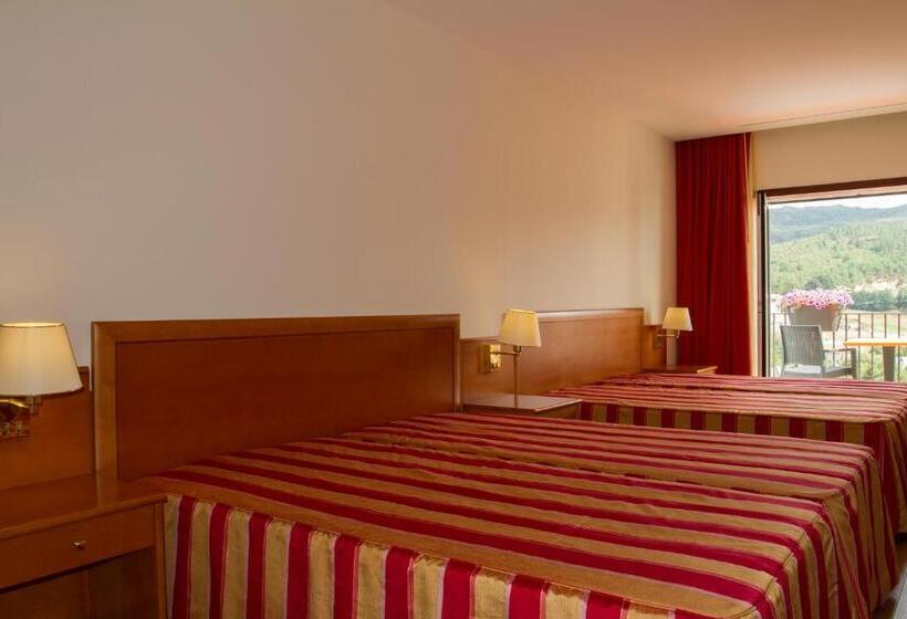 חדר משפחתי, Aguiar Da Pena