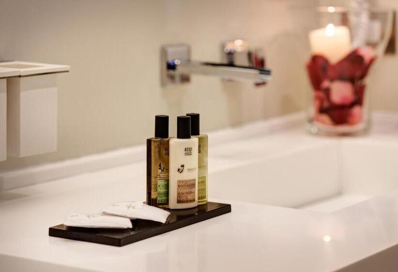 Suite Reale, Dharma Luxury