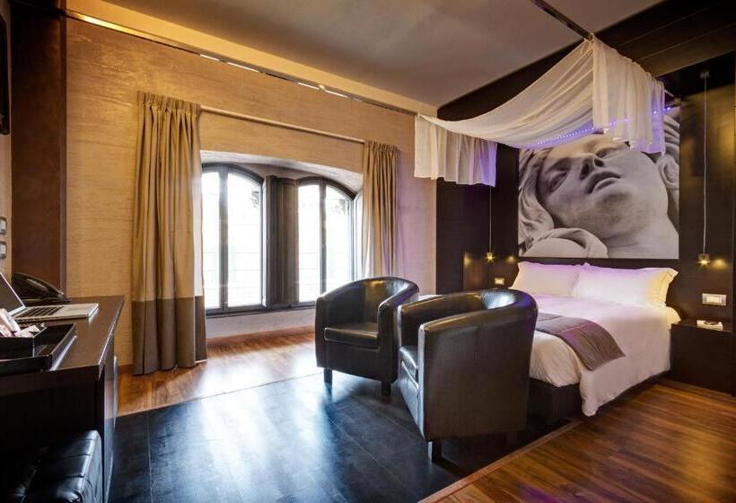 Camera Comfort, Dharma Luxury