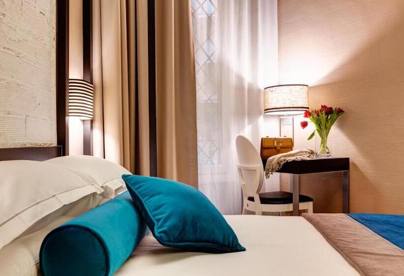 Camera Basic, Dharma Luxury