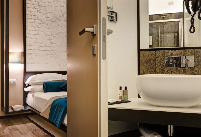 Camera Basic, Dharma Luxury