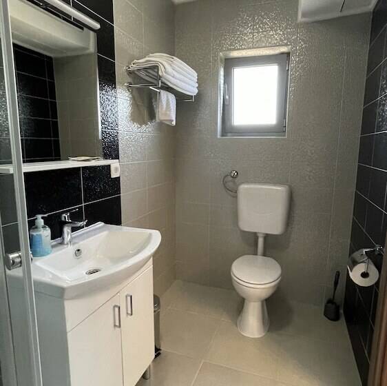 اتاق استاندارد سه نفره, Ivona Medjugorje