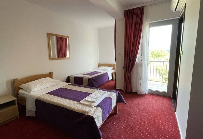 اتاق استاندارد چهار تخته, Ivona Medjugorje