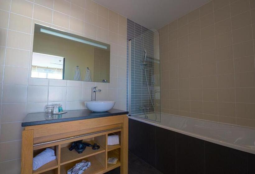 جناح سرير كينج, Les Flots   Hôtel Et Restaurant Face à L Océan   Châtelaillon Plage