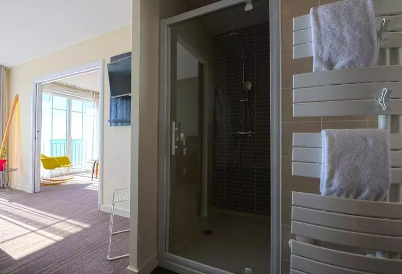 キングサイズベッドのスイートルーム, Les Flots   Hôtel Et Restaurant Face à L Océan   Châtelaillon Plage