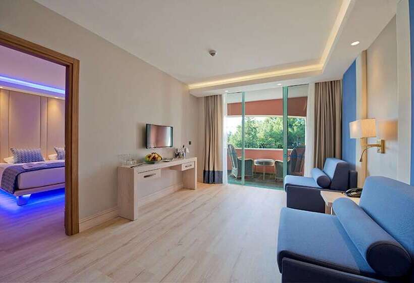 סוויטה דלוקס, Liberty Lykia Adults Only