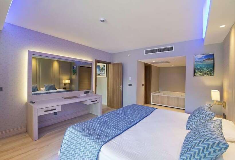 סוויטה דלוקס, Liberty Lykia Adults Only